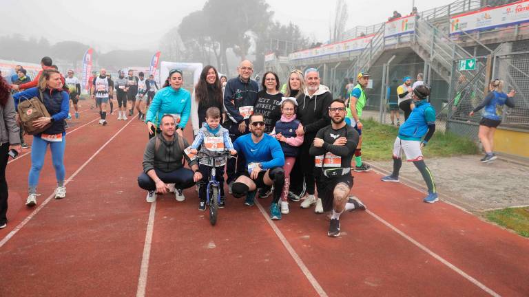 Podismo, una marea colorata al via della “Attraverso Cesenatico” VIDEO GALLERY