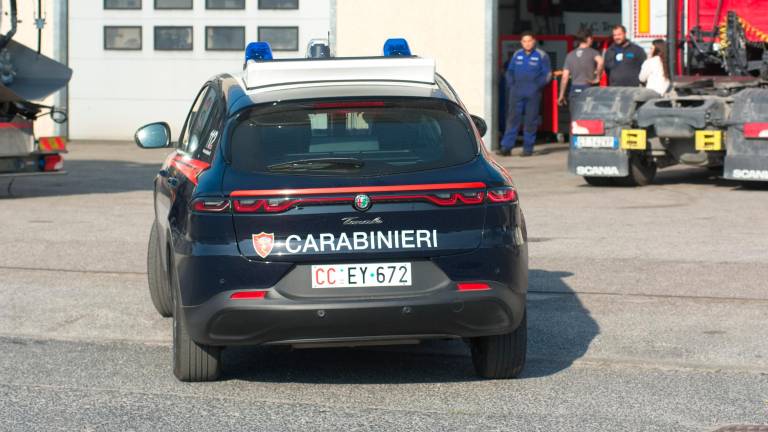 Ravenna, cade dal tetto di un magazzino. Grave operaio 21enne