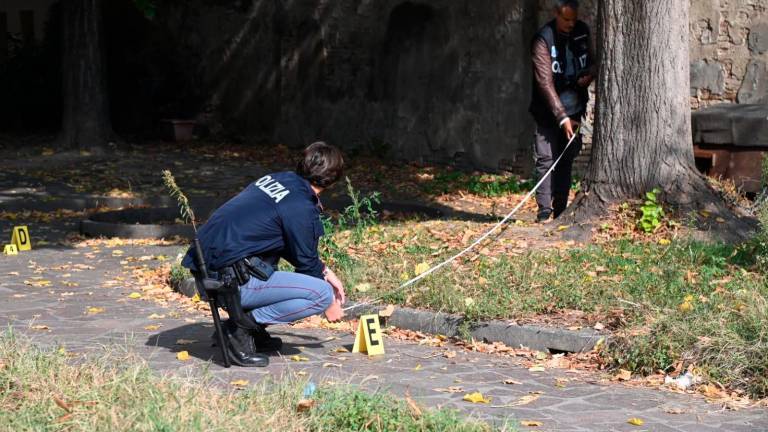 Forlì, sanguinosa rissa a coltellate davanti alla scuola: almeno tre feriti, uno è grave - Gallery