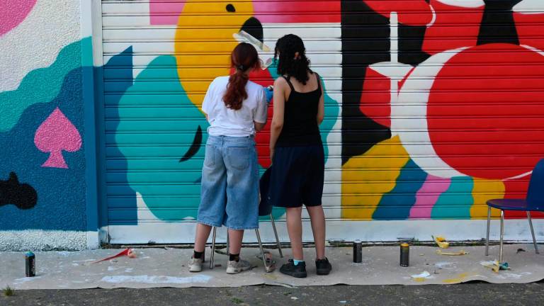 Tra il 20 e il 27 aprile sei artisti professionisti realizzeranno opere pittoriche lungo le pareti interne del sottopasso di corso Cavour