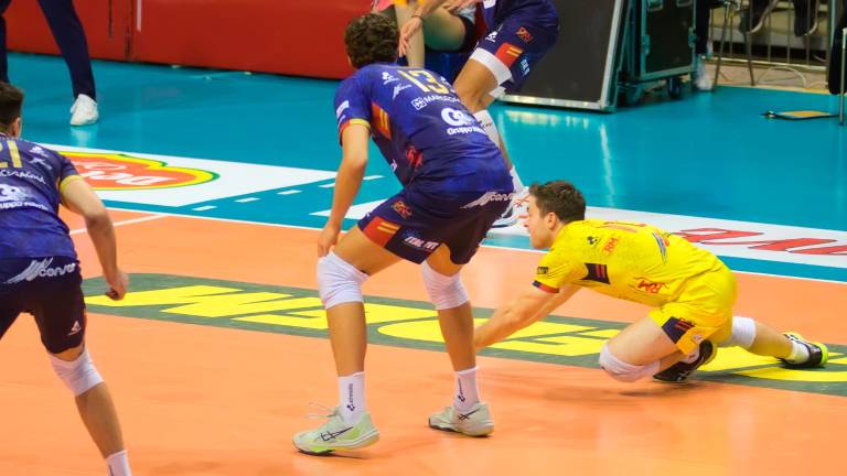 Una delle tante difese di Riccardo Goi nel vittorioso match di mercoledì contro Brescia foto massimo fiorentini