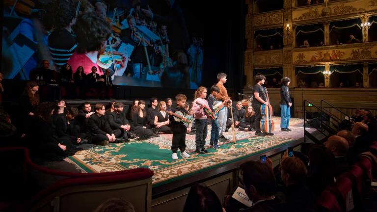 Un momento della presentazione al teatro Alighieri (Foto Massimo Fiorentini)