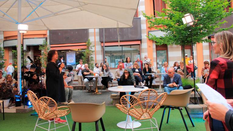 Cesena, “A maggio non basta un fiore”: scrittori e scrittrice entrano nelle scuole