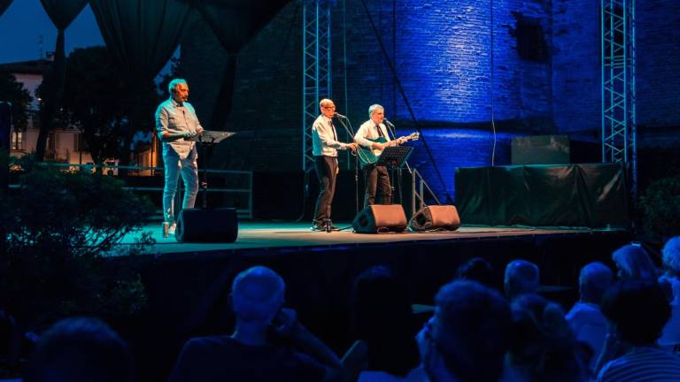Forlì, Marino Bartoletti incanta la Rocca di Ravaldino con il suo omaggio a Lucio Dalla