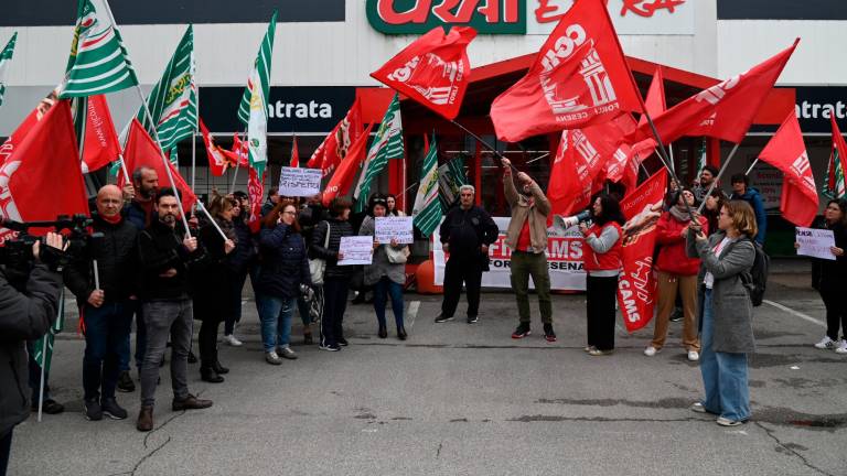 Forlì, crisi dipendenti Crai di via Balzella: cassa integrazione