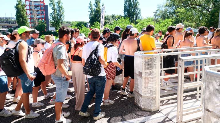 Imola, il pubblico di Cremonini è già arrivato in città GALLERY MMPH