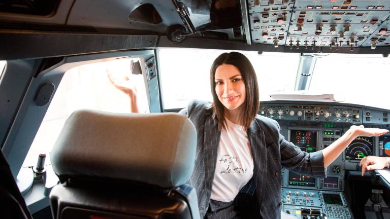 Sanremo, Laura Pausini in lizza per la co-conduzione del festival con Carlo Conti