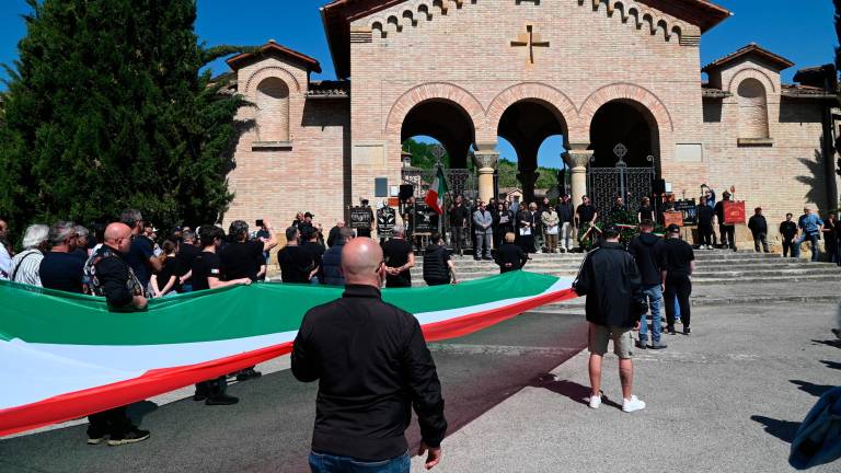 Predappio, 150 nostalgici per l’anniversario di Mussolini FOTOGALLERY