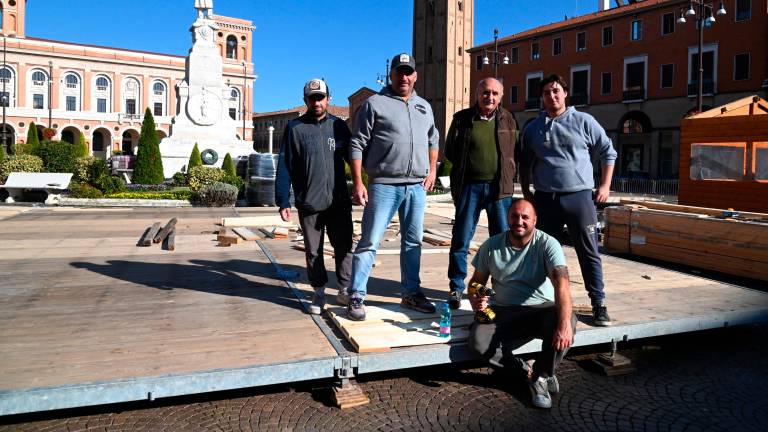 Forlì, la pista di pattinaggio in piazza Saffi pronta a riaccendersi