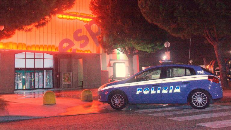 Ravenna, tenta di rubare 468 euro di spesa alla Coop dell’ESP: arrestato 54enne