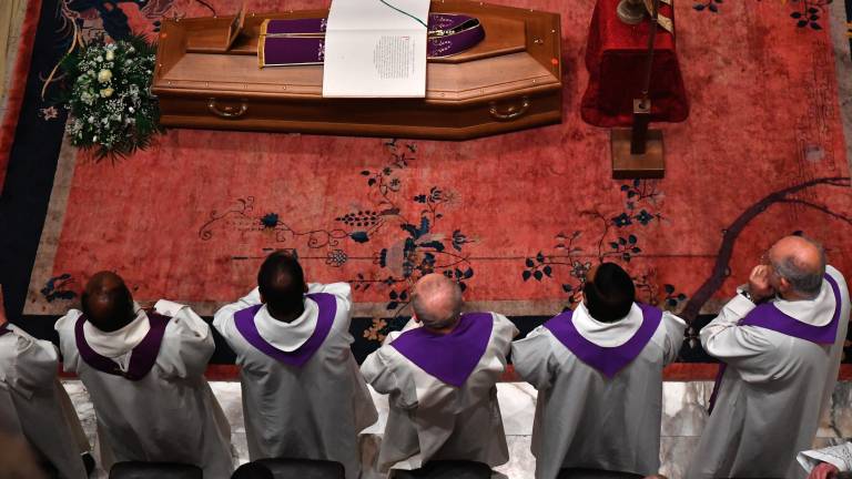 Forlì. Duomo gremito per l’ultimo saluto al vescovo emerito Vincenzo Zarri FOTOGALLERY