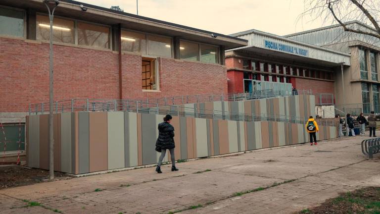 Imola, completati i lavori alla Piscina Ruggi: fotovoltaico e nuova rampa per disabili