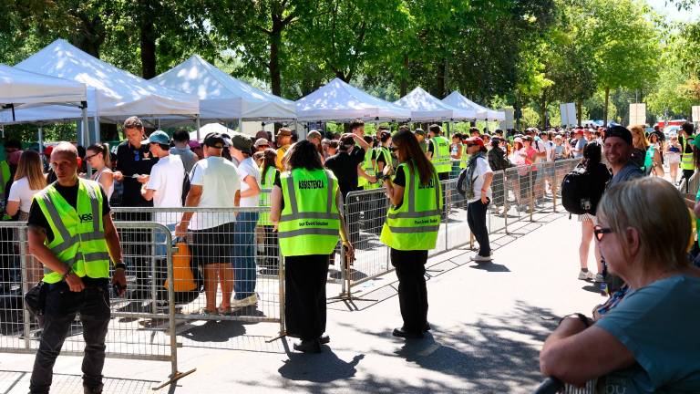 Imola, il pubblico di Cremonini è già arrivato in città GALLERY MMPH