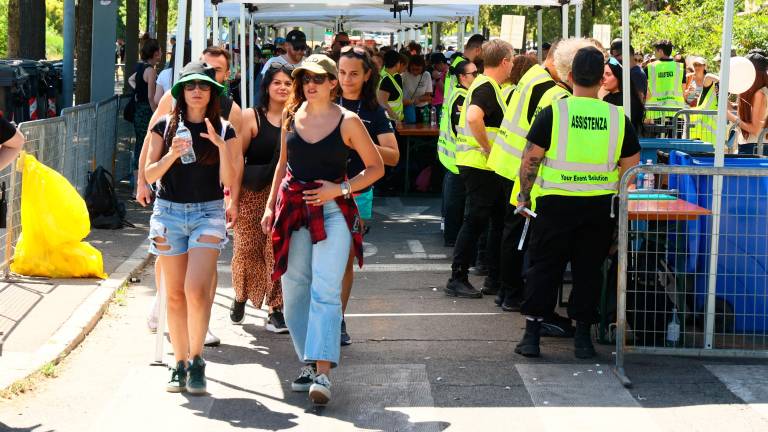 Imola, il pubblico di Cremonini è già arrivato in città GALLERY MMPH