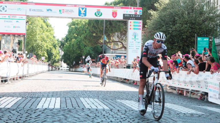Il massese Filippo Baroncini rovinosamente caduto al Tour di Polonia