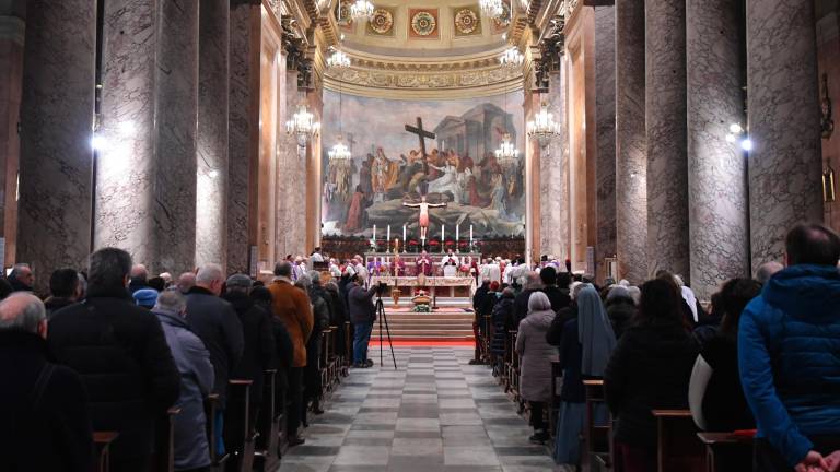 Forlì. Duomo gremito per l’ultimo saluto al vescovo emerito Vincenzo Zarri FOTOGALLERY