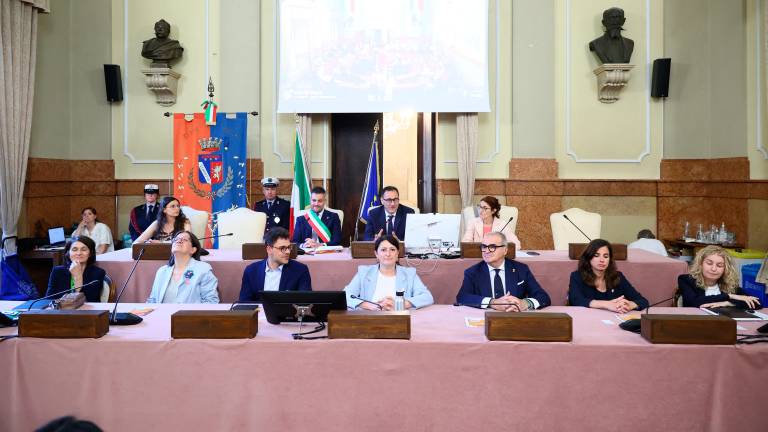 Imola, si è insediato il nuovo consiglio comunale tanti giovani e qualche ritorno GALLERY FOTO MMPH