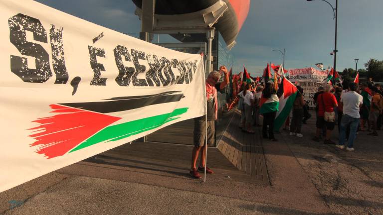 Ravenna. In darsena la protesta contro il traffico di armi FOTOGALLERY FIORENTINI