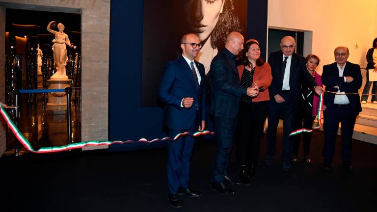 Un tuffo nella storia italiana con Letizia Battaglia in mostra a Forlì / GALLERY LE IMMAGINI DI FABIO BACO