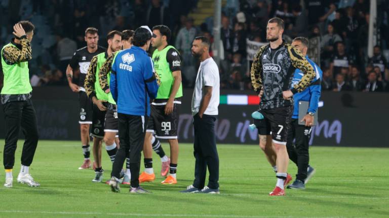 Tutta la delusione di Ashley Cole a fine gara (foto Zanotti)