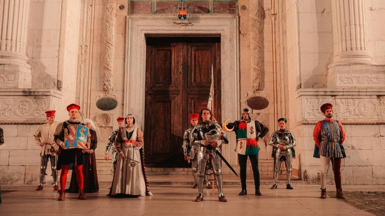 Rimini. Sigismondo Malatesta riprende il suo castello: il corteo storico incanta il centro