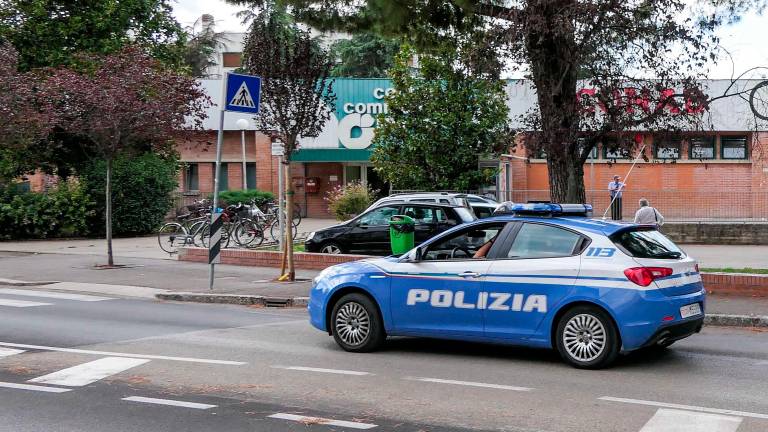 Una pattuglia del commissariato di Imola