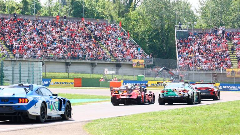 Imola Wec, gli applausi per Kimi Antonelli, il tifo e l’emozione in autodromo il giorno della gara Gallery FOTO MMPH