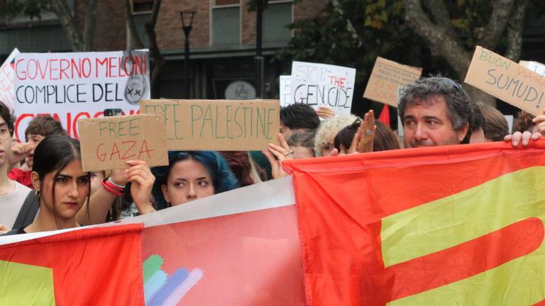 Ravenna, “Blocchiamo tutto”: la manifestazione per Gaza crea grossi disagi al traffico - Gallery