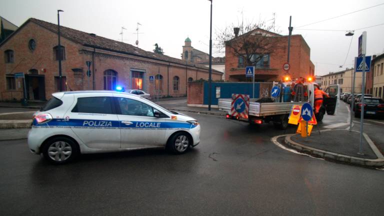 Ieri le squadre del pronto intervento di Hera sono state impegnate sin dalle prime ore del mattino nella gestione di alcune situazioni di particolare criticità, dovuta a una serie di rotture localizzate sul territorio