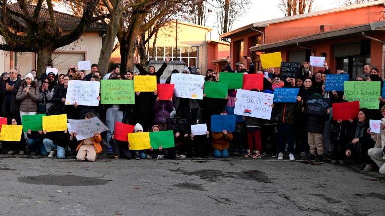 Forlì, accorpamento con Ic 4: protesta di genitori e bambini a Villafranca FOTOGALLERY
