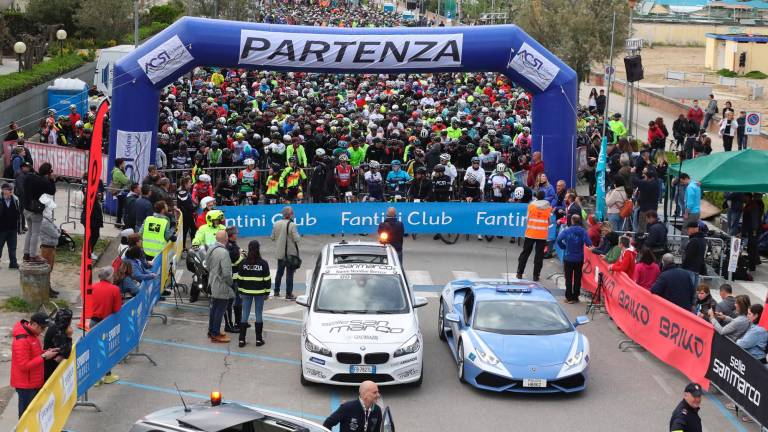 Una delle partenze della gran fondo