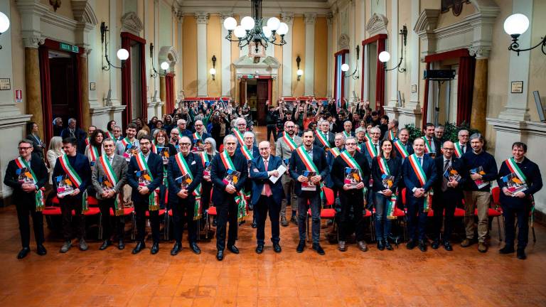 Forlì-Cesena capitale della cultura: oltre 20 sindaci e due vescovi nel pullman di 80 tifosi a Roma
