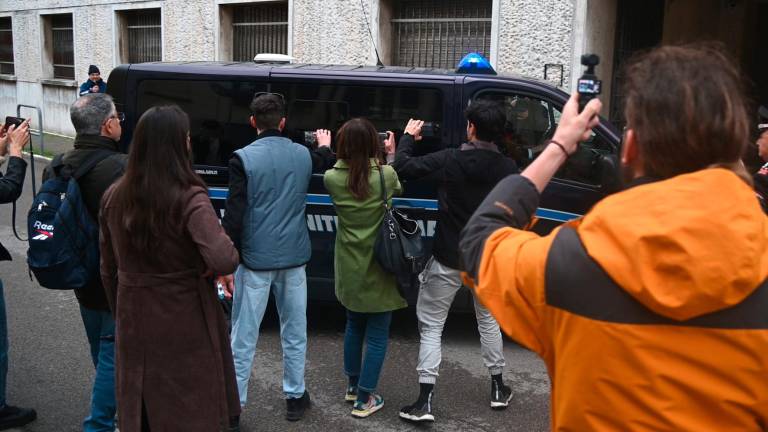 L’arrivo di Luca Spada per essere sentito dal gip di Forlì (foto Fabio Blaco)