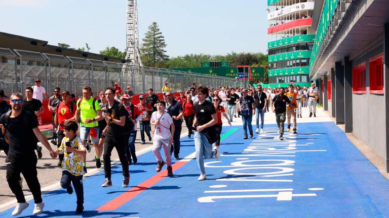 Imola, secondo giorno di Wec con una folla crescente di tifosi e domani Kimi Antonelli dà il via alla gara Gallery FOTO MMPH