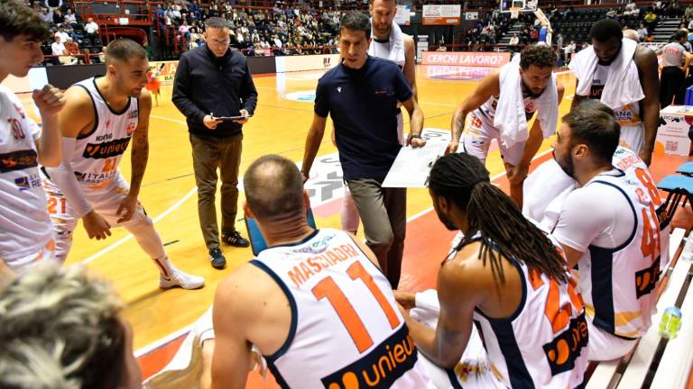 L’Unieuro precipita tra i fischi con Cividale (58-79) VIDEO