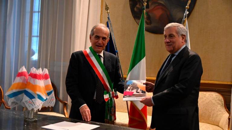 Forlì, il sindaco Zattini consegna il dossier sulla candidatura a capitale della cultura al ministro Tajani
