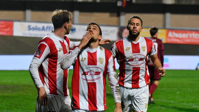 Jacopo Scaccabarozzi esulta dopo la rete al Pontedera