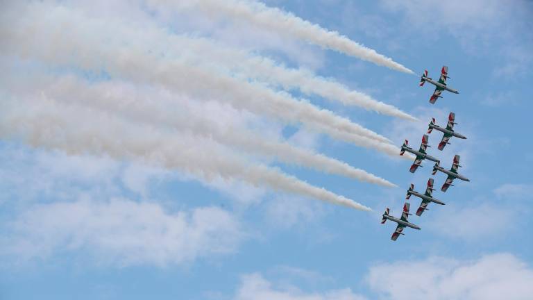 Ravenna, oggi le Frecce Tricolori nel cielo di Punta Marina. Le foto delle prove