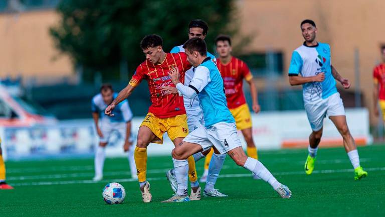 Alessandro Tosi in azione contro la Recanatese (foto MAZZOTTA)
