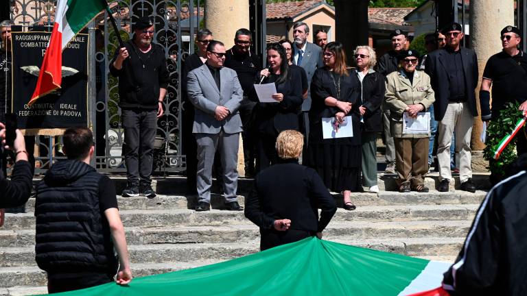 Predappio, 150 nostalgici per l’anniversario di Mussolini FOTOGALLERY