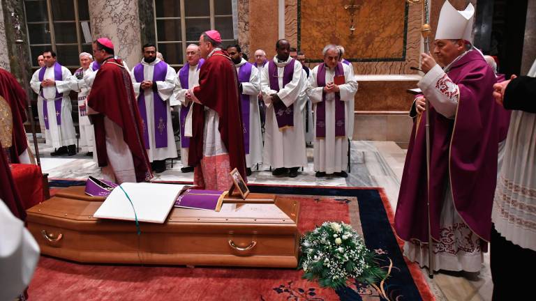 Forlì. Duomo gremito per l’ultimo saluto al vescovo emerito Vincenzo Zarri FOTOGALLERY