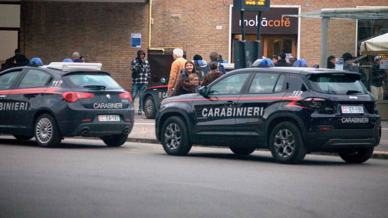 Immediato l’intervento delle forze dell’ordine per calmare gli animi (Foto Massimo Fiorentini)