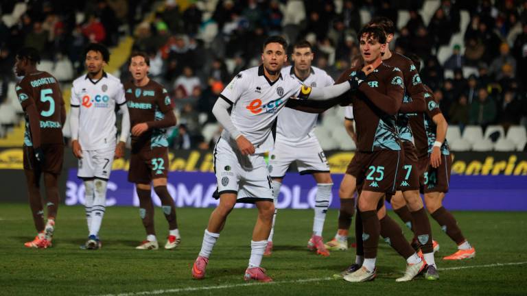 Andrea Ciofi contro Lorenzo Ignacchiti (foto Zanotti)