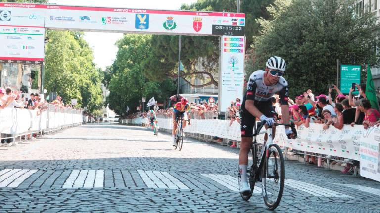 L’arrivo di Filippo Baroncini al sesto posto sul traguardo di Gorizia del campionato italiano foto bolgan