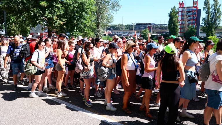 Imola, il pubblico di Cremonini è già arrivato in città GALLERY MMPH