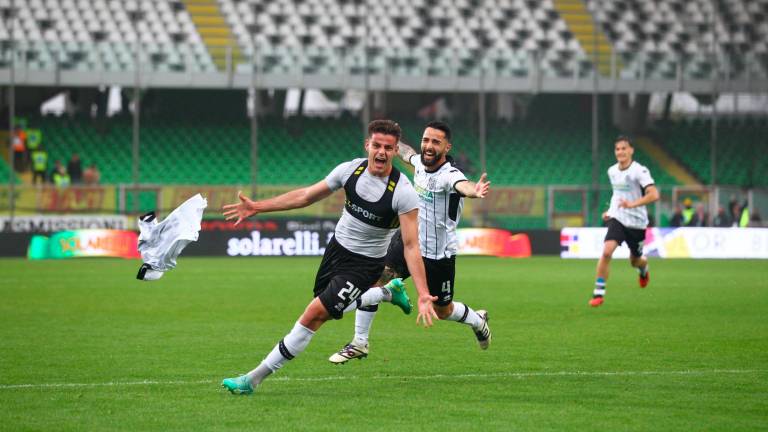 Edoardo Pierozzi festeggia il gol della vittoria (Zanotti)