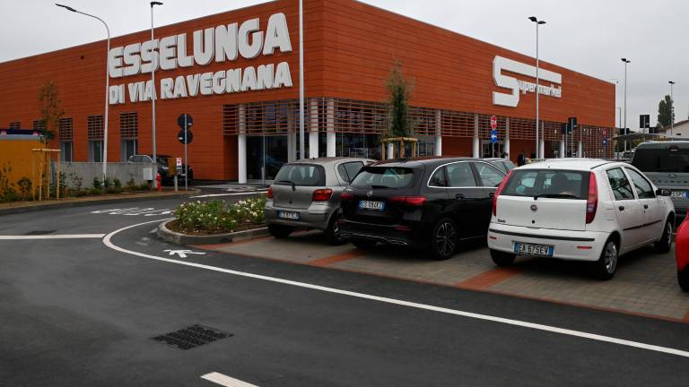 Forlì, inaugurata Esselunga, al lavoro 81 persone GALLERY