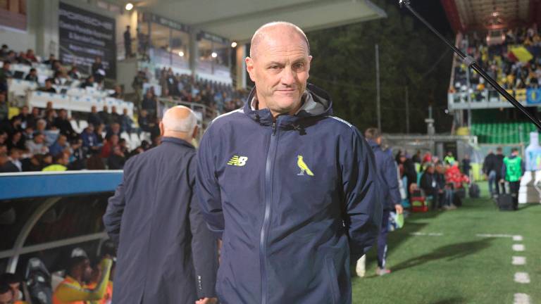 Pierpaolo Bisoli durante la sua ultima apparizione al Manuzzi alla guida del Modena nella stagione 2024/2025 (Zanotti)