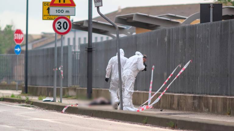 I rilievi della Scientifica (Foto Fiorentini)