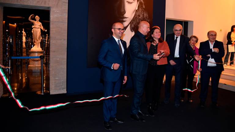 Un tuffo nella storia italiana con Letizia Battaglia in mostra a Forlì / GALLERY LE IMMAGINI DI FABIO BACO